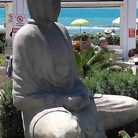 Charming 100 Meters From The Sea Apartment Lido di Ostia